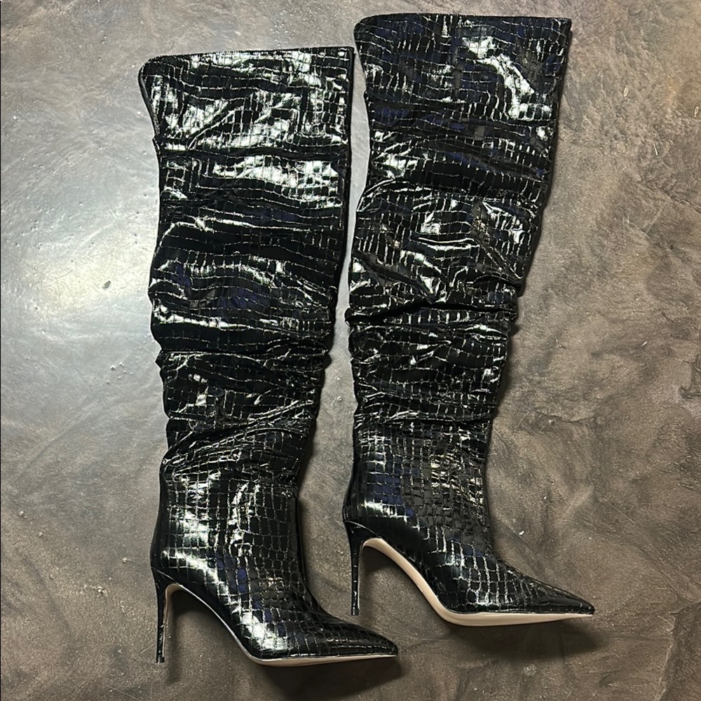 Elegant Black Croc-Embossed Women's Boots sz 13